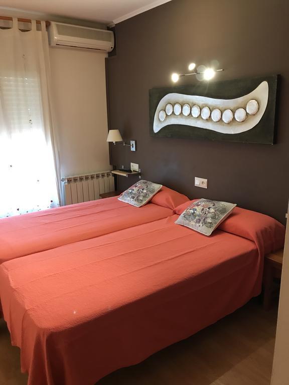 Hostal Delgado Benabarre Extérieur photo