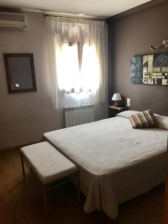 Hostal Delgado Benabarre Extérieur photo